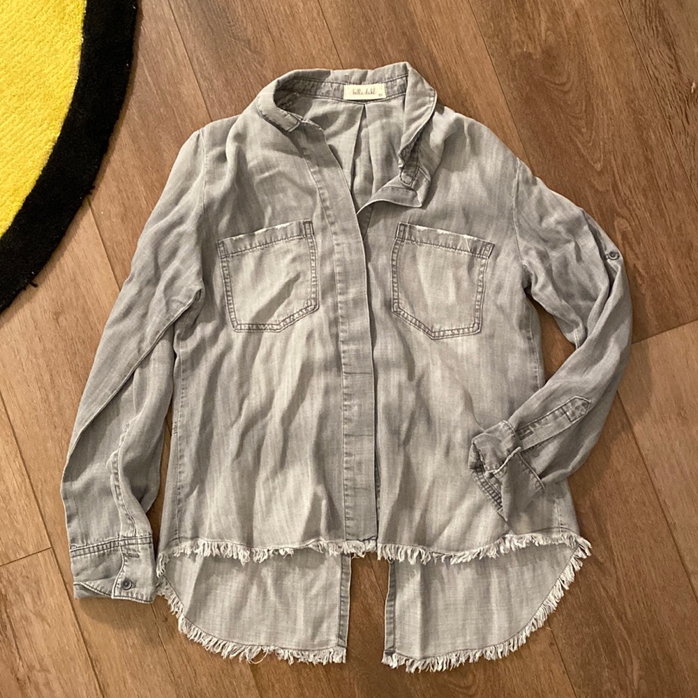 BELLA DAHL ⭐️ Distressed Button Down Blouse • XS
